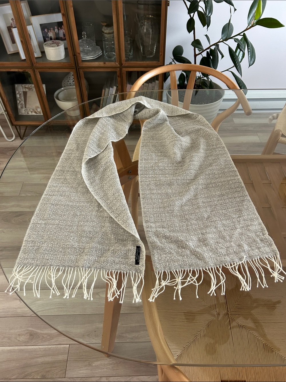 100% Baby Alapca Luxurious Gray/White Fringe Scarf
